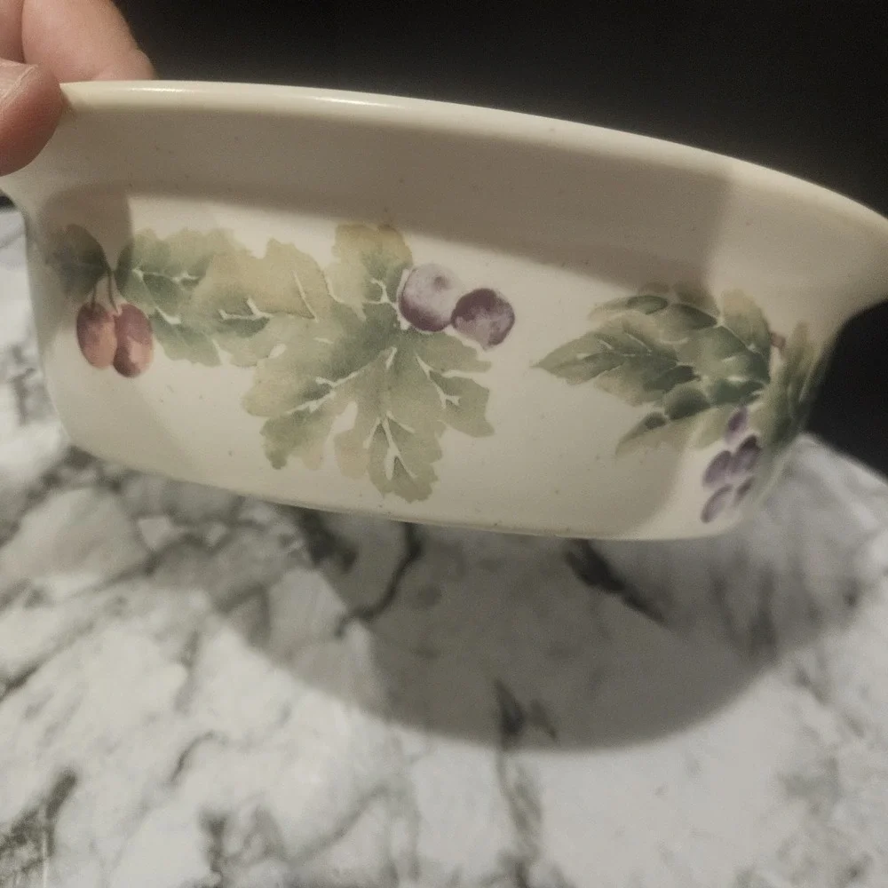 Pfaltzgraff Grapevine Stoneware Baking Dishes‎ – Set of 2, Mixed Sizes